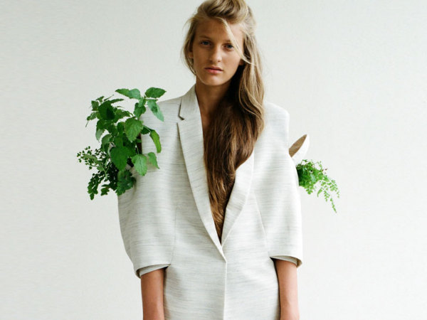Концептуальная одежда для людей и растений от литовского дизайнера
