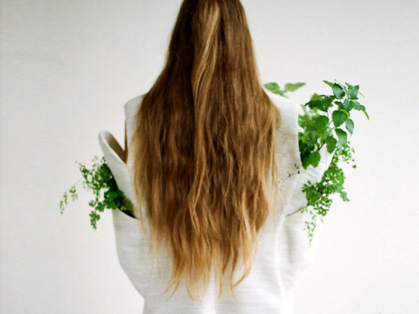 Концептуальная одежда для людей и растений от литовского дизайнера