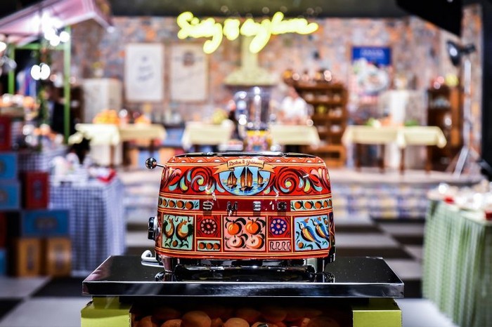 Красивейшая коллекция бытовой техники Sicily is my love от Smeg и Dolce & Gabbana