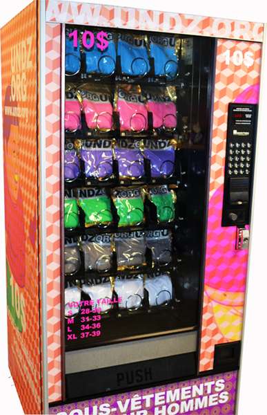 Полезный торговый автомат с продукцией «первой необходимости» от UNDZ
