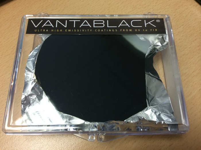 Vantablack S-VIS – идеально чёрная краска в спрее