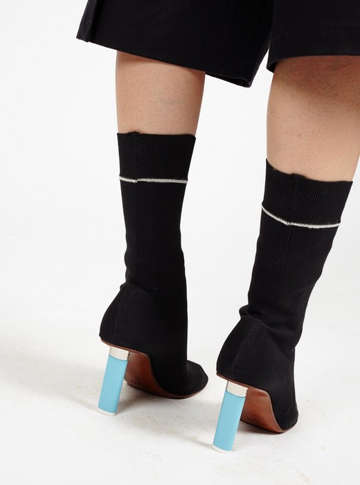  Сапоги-носки от «антимодного» бренда Vetements