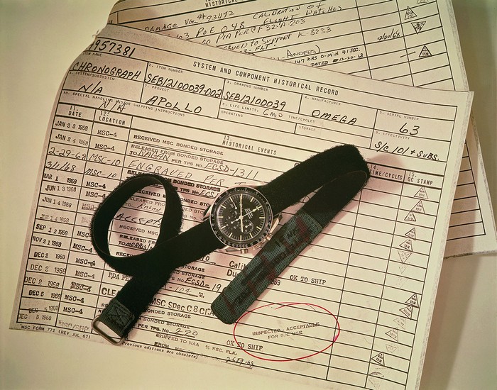 А эти часы Omega Speedmaster носили все участники миссии «Аполлон-15» 