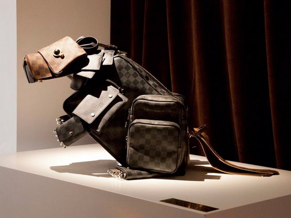 «Брендовые» фигурки животных к юбилею продукции Louis Vuitton