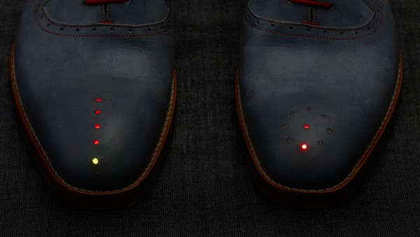 Элегантные туфли со встроенной системой навигации и сказочным прототипом  