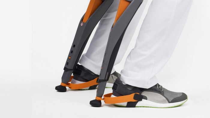 Стул-экзоскелет Chairless Chair сохранит здоровье на «стоячей» работе