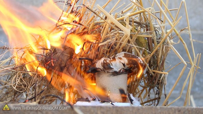Как разжечь костёр с помощью воды: 5 простых способов