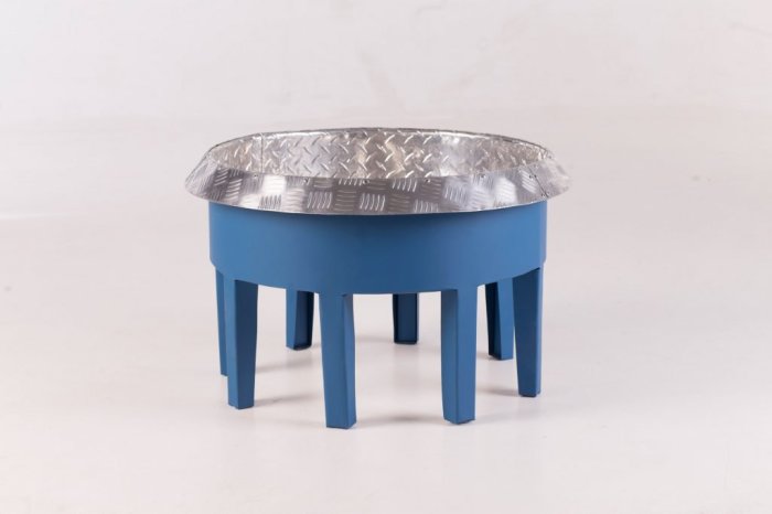 Дизайнерская мебель из отходов металла от Mabeo