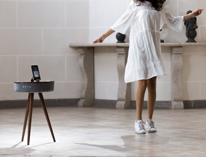 The Mellow – кофейный стол и динамики со звучанием на 360 градусов по совместительству 