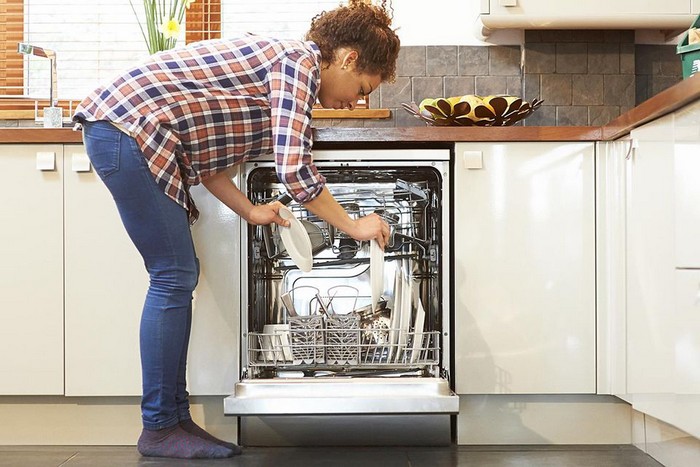 Даже новая, как мы выражаемся, посудомоечная машинка не постоянно как раз справляется совершенно.