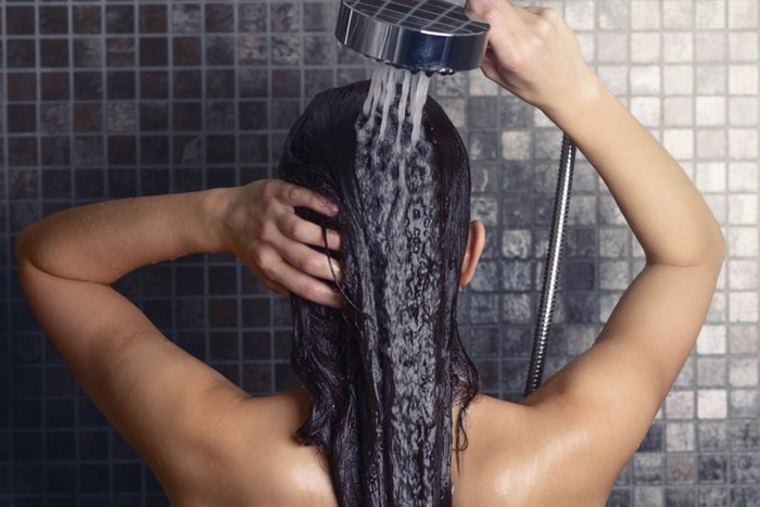 Даже хороший шампунь может сушить волосы