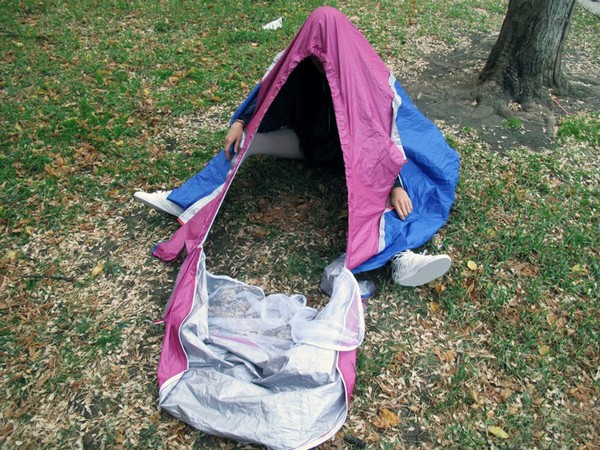 Walking-Shelter – кроссовки и палатка одновременно