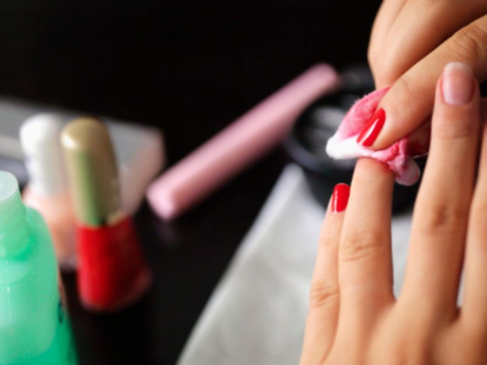 Spray Away от Nail-Aid – «инновационное» средство для удаления лака с ногтей в формате спрея