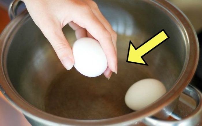 Варим яйца, которые можно почистить за долю секунды.