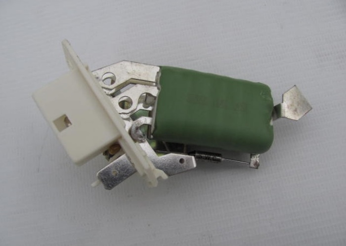 Резистор автомобильной печки Opel Astra