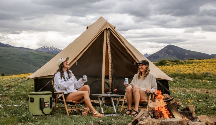 Отдых с палаткой в гористой местности