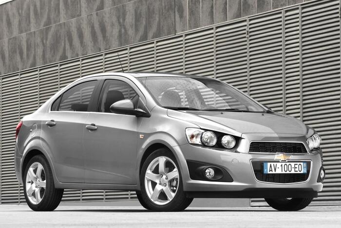 Chevrolet Aveo T300: простая конструкция и невысокая стоимость