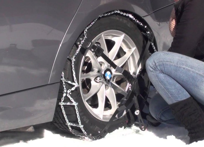 Цепи противоскольжения легко устанавливаются на колесо Цепи противоскольжения легко устанавливаются на колесо