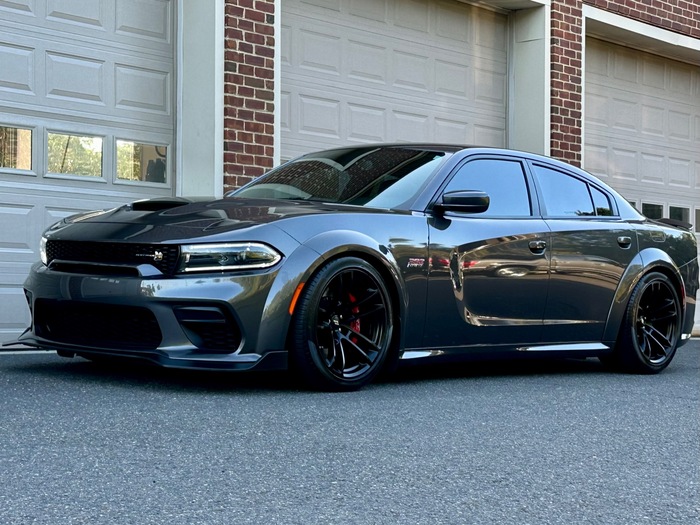 Dodge Charger Scat Pack усовершенствован новым двигателем Hurricane. Фото: jonathanmotorcars.com