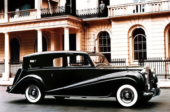  18   Rolls-Royce Phantom IV