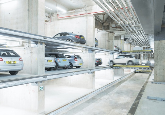 The Cube содержит 339 парковочных мест