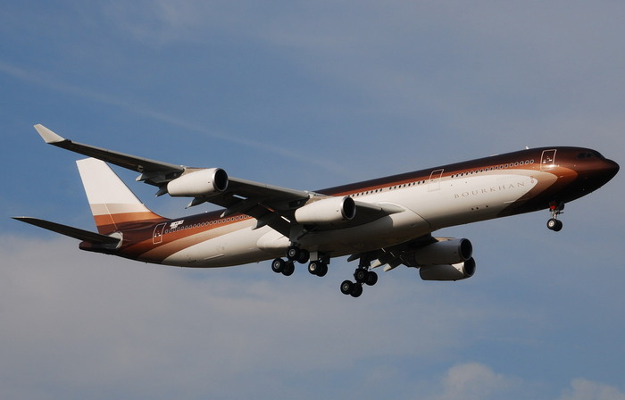 Airbus A340-300 изготовлен по индивидуальному заказу Airbus A340-300 изготовлен по индивидуальному заказу