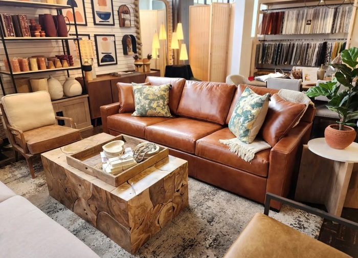 Обстановка внутри дома не должна свидетельствовать о наличии какого-либо тайника Обстановка внутри дома не должна свидетельствовать о наличии какого-либо тайника