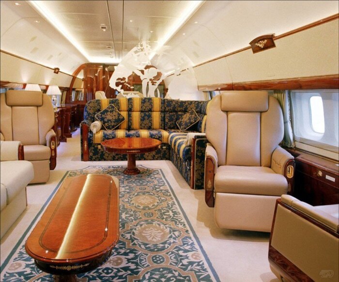 Обстановка внутри «Бурхана» Обстановка внутри «Бурхана»