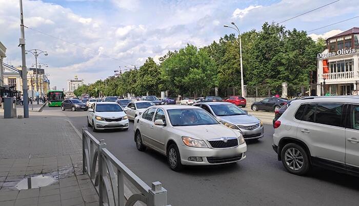 На улицах весной заметно растет трафик/ Фото: avtocod.ru