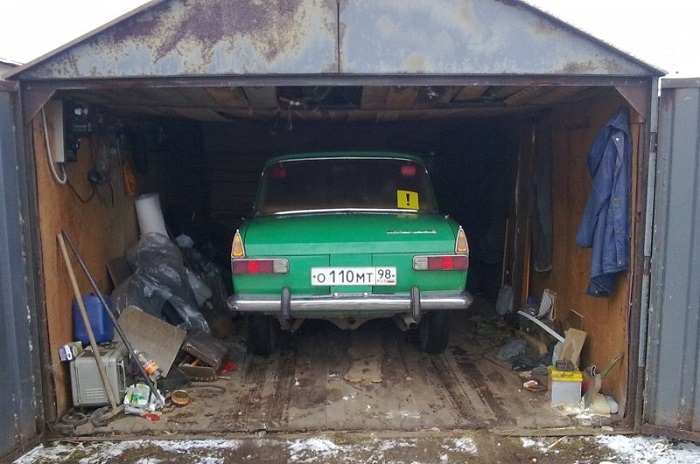 Законсервированный в гараже автомобиль/ Фото: carnovato.ru