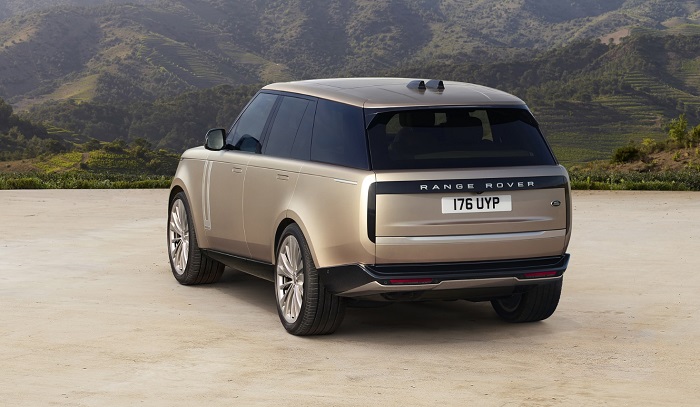Land Rover Range Rover считается эталоном мощи и роскоши/ Фото: drive.ru