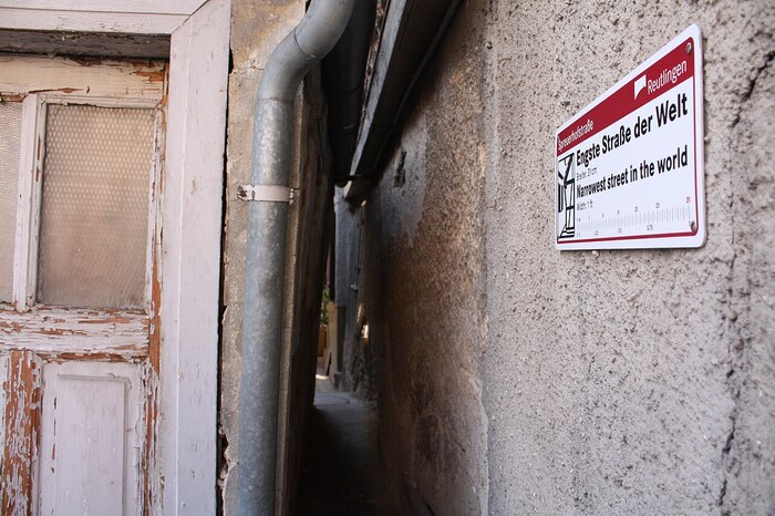 Шпройерхофштрассе в Ройлингене считается самой узкой улицей мира