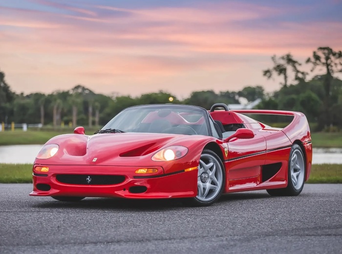 Ferrari F50 был выполнен в 349 экземплярах/ Фото: moderncarcollector.com