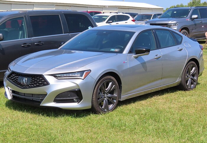 Acura TLX, предсказуемый и экономичный