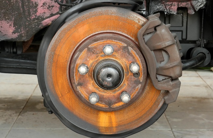 Ржавчина на тормозах/ Фото: t-j.ru Ржавчина на тормозах/ Фото: t-j.ru