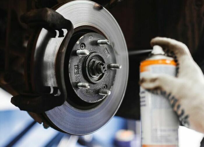 Очистка тормозной системы/ Фото: avtovzglyad.ru Очистка тормозной системы/ Фото: avtovzglyad.ru