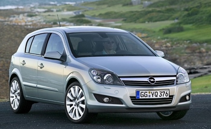 Opel Astra можно отремонтировать в среднем за 30 тыс. рублей/ Фото: howcarworks.ru