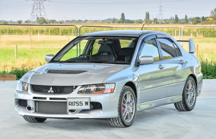 2005 Mitsubishi Lancer Evolution IX, легкий и недорогой/ Фото: collectingcars.com