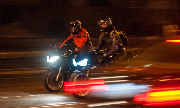 Шумная езда по ночным улицам/ Фото: journal.ab-club.ru