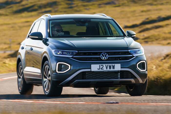 Volkswagen T-Roc, машина для молодых/ Фото: autoexpress.co.uk