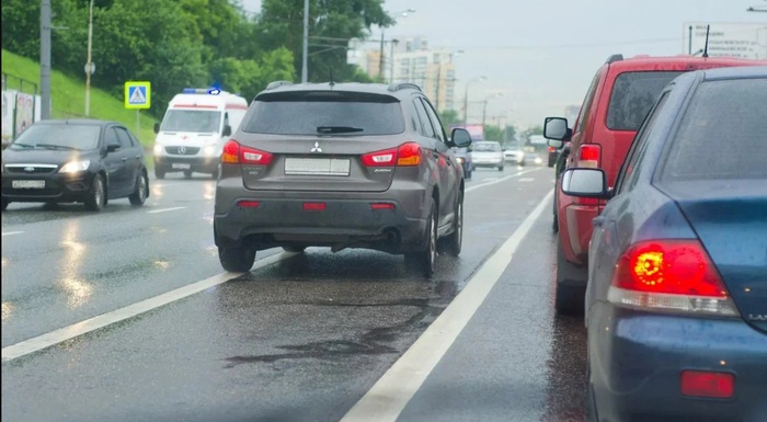 При приближении к сплошной полосе нет необходимости разгоняться/ Фото: auto.ru