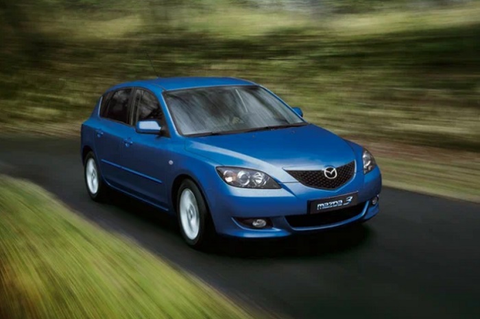 Mazda 3 I (BK) стоит от 300 тыс. рублей/ Фото: auto.ru