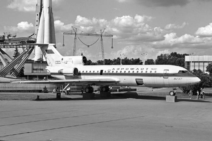 Сертификат для осуществления пассажирских перевозок был получен в 1980 году.