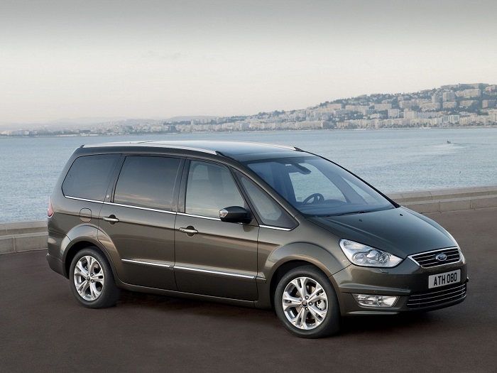 У Ford Galaxy могут быть проблемы с рулевым управлением/ Фото: kolesa.ru