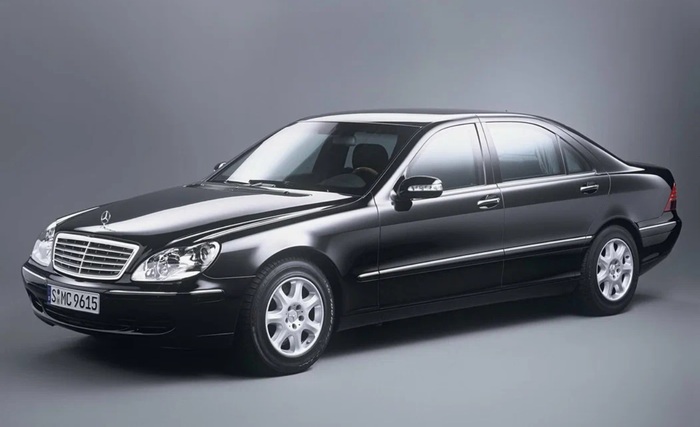 У Mercedes-Benz S-class IV часто возникают проблемы с пневмобаллоном/ Фото: auto.ru
