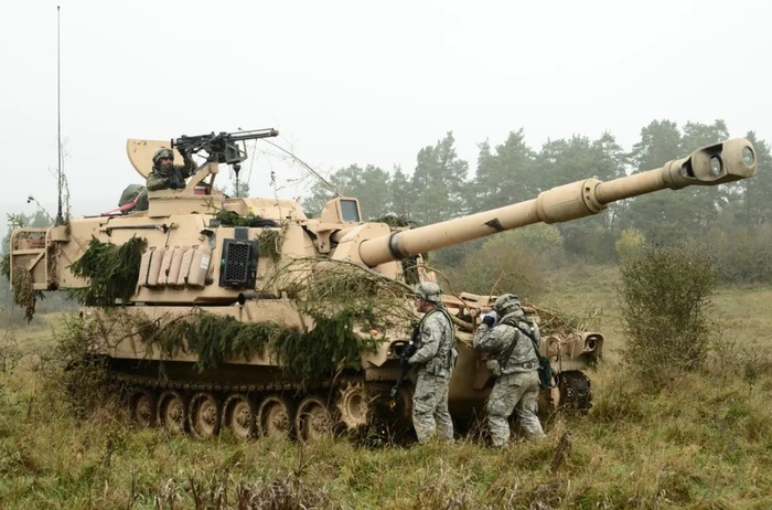 M109A6 Paladin может стрелять снарядами, наводящимися по GPS или лазеру/ Фото: namu.wiki