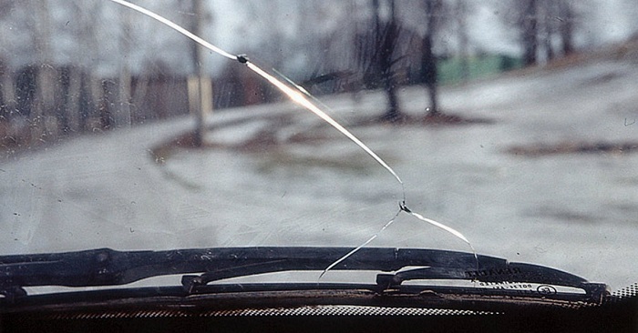 До наступления зимы стекла автомобиля нужно привести в порядок/ Фото: pinterest.com