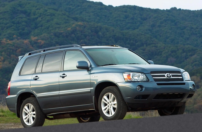 Toyota Highlander 2007 года создана на базе Camry и Avalon/ Фото: edmunds.com