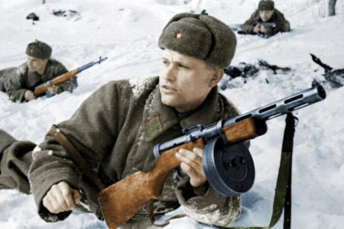 ППШ весил почти 5,5 кг, не считая дополнительных вещмешков