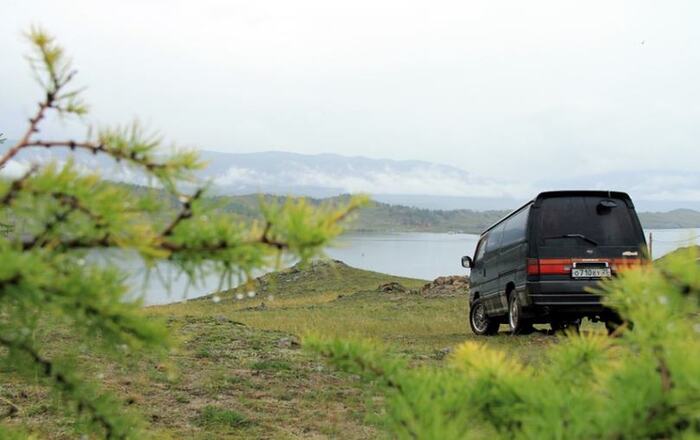 Байкал привлекает туристов большим количеством интересных маршрутов/ Фото: travelrussia.ru